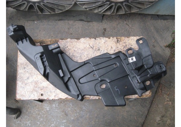 Кронштейн бампера передній правий Renault Megane III, 09-14, 622220003R